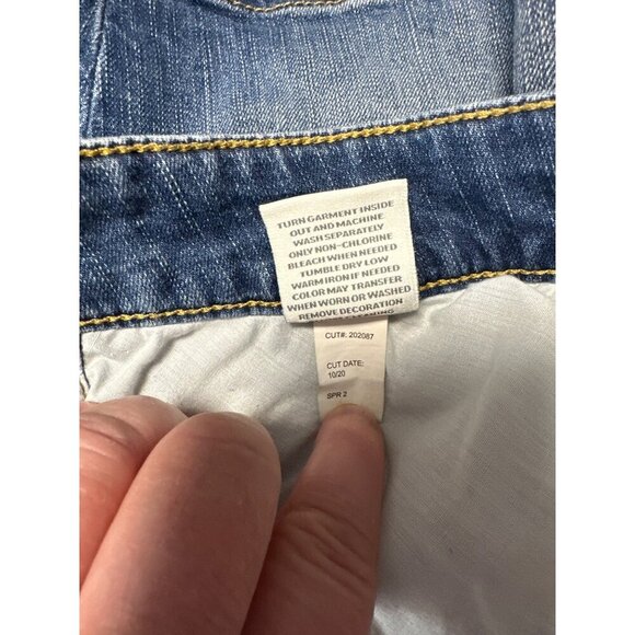 Torrid Women's Classic Medium Wash Big Pocket Everyday Denim Short Size 26 - Picture 6 of 7